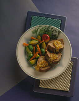 APPLESAUCE-STUFFED TENDERLOIN APPLESAUCE-STUFFED TENDERLOIN