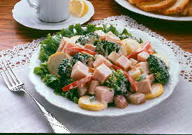SMOKED TURKEY AND FRESH VEGETABLE SALAD
