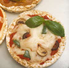 PIZZA RICE CAKES